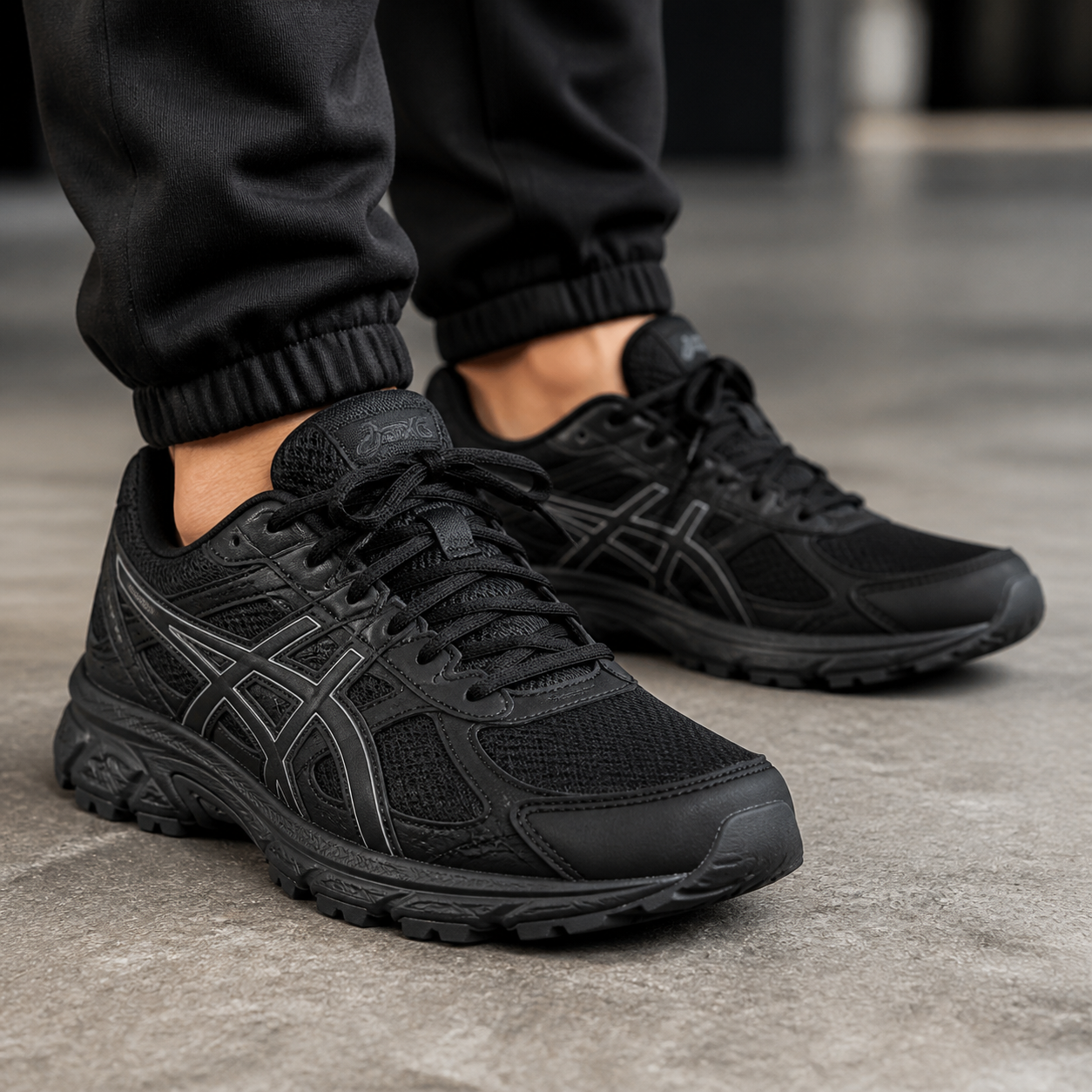 נעלי שטח יוניסקס ASICS GEL-VENTURE 6 שחור על הרגל