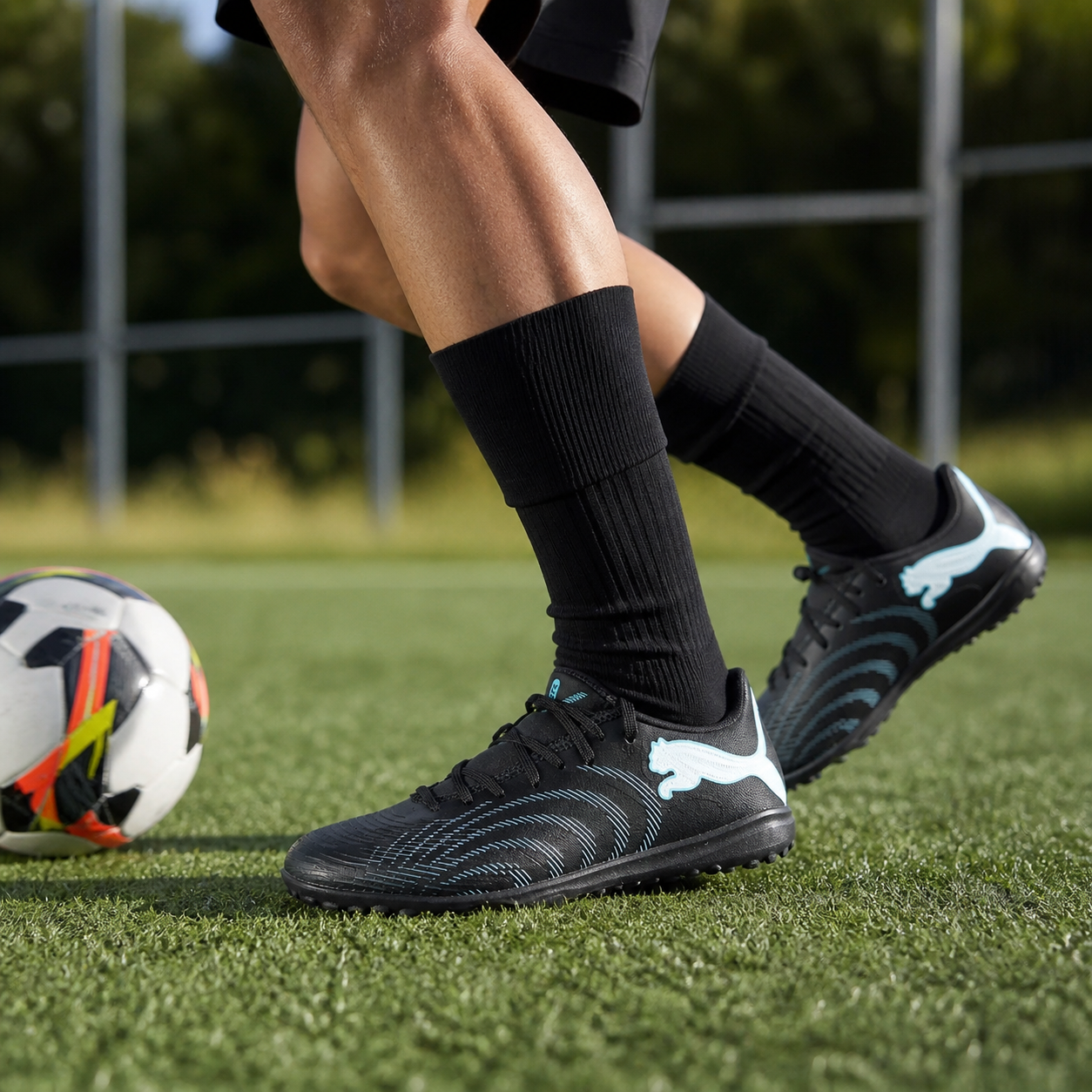 נעלי כדורגל Puma FUTURE 9 PLAY TT שחור/מנטה על הרגל